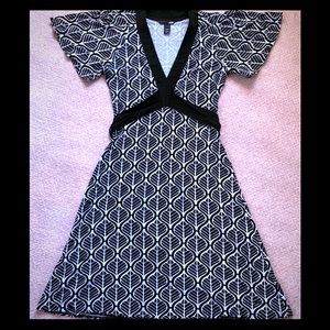 H &M Black White Kimono Style Dress Women Size 6
